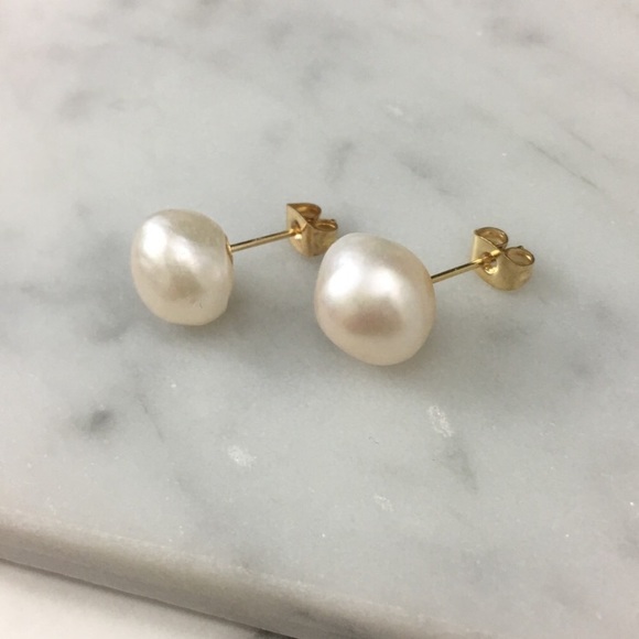 Freshwater Pearl Stud Earrings - Picture 2 of 4